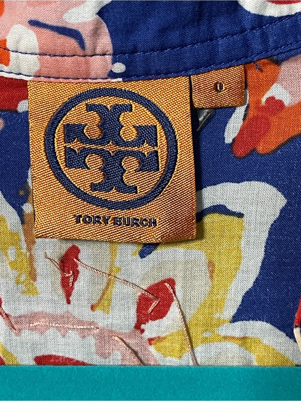 Tory Burch lightweight neck